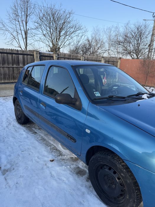 Se vinde/ sau se dezmebreaza renalult clio 2