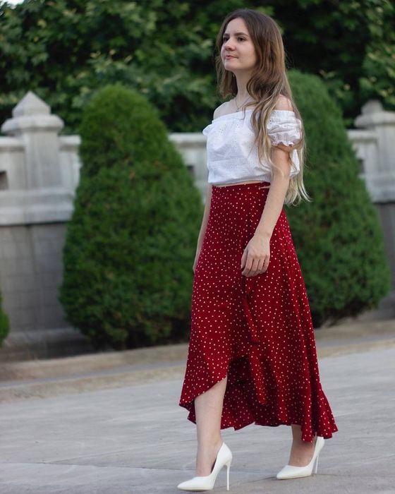 Юбка на запах,  цвет-красный в белый горох
