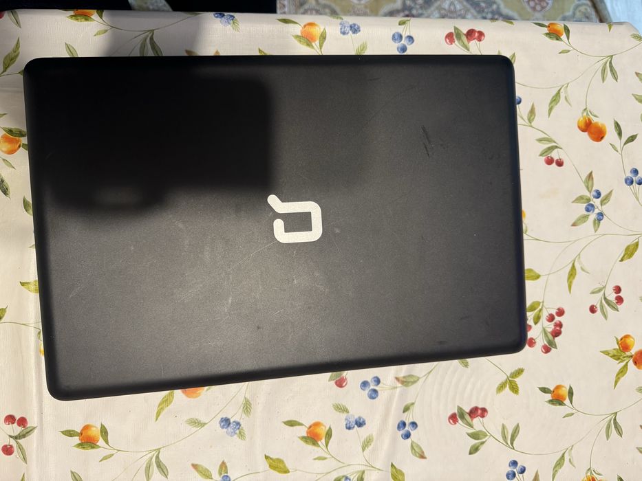 Ноутбук compaq с зарядкой и сумкой