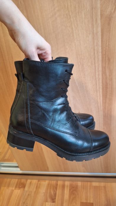 Botine din piele