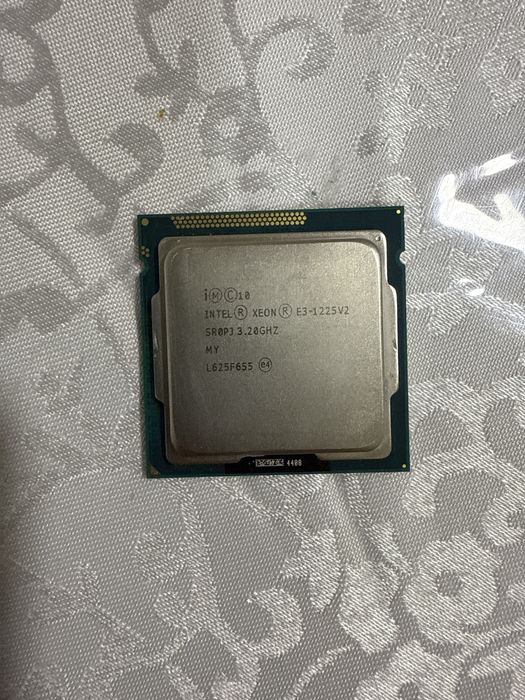 Материнская плата