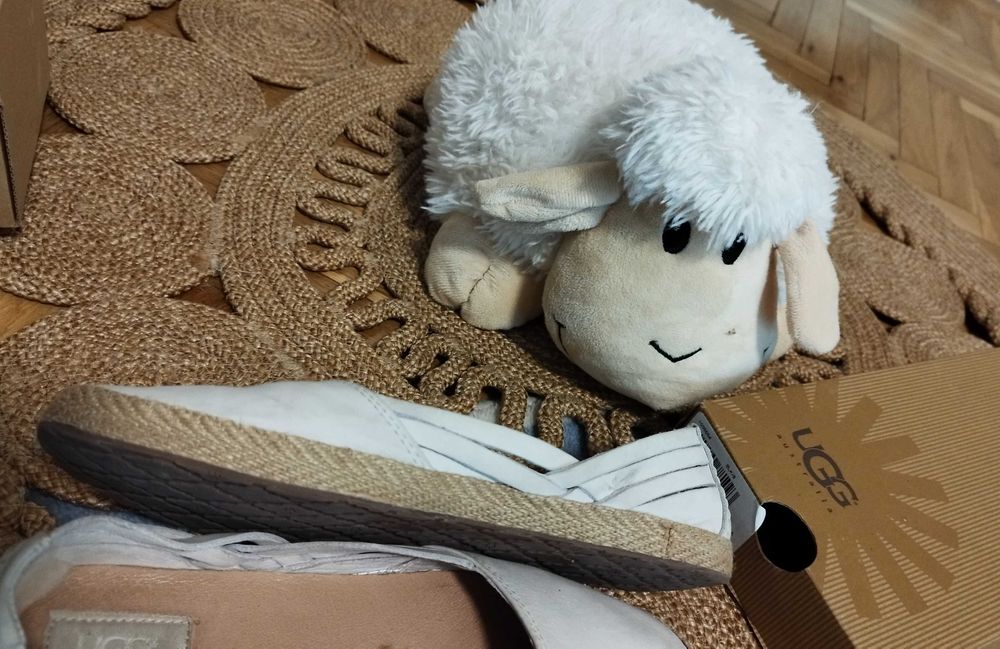 Еспадрили Обувки UGG 38 размер Нова цена 39 лв