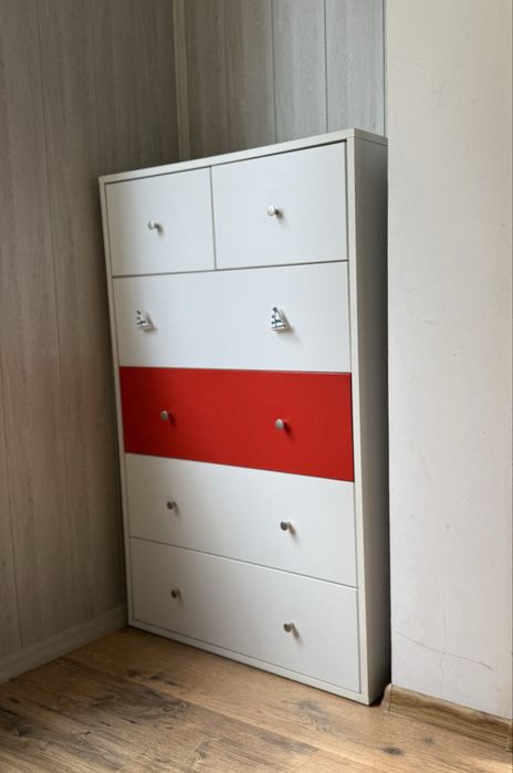 Скрин за дрехи за дете