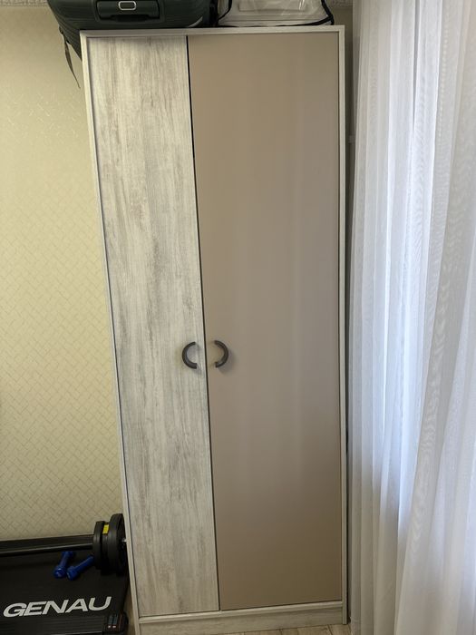 Продам двухстворчатый шифоньер