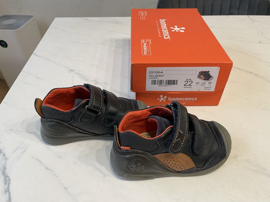 Обувки biomecanics номер 22