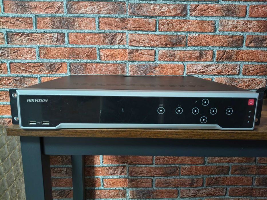 NVR 16 Canale Hikvision DS-7716NI-I4 + HDD 6TB Seagate Skyhawk