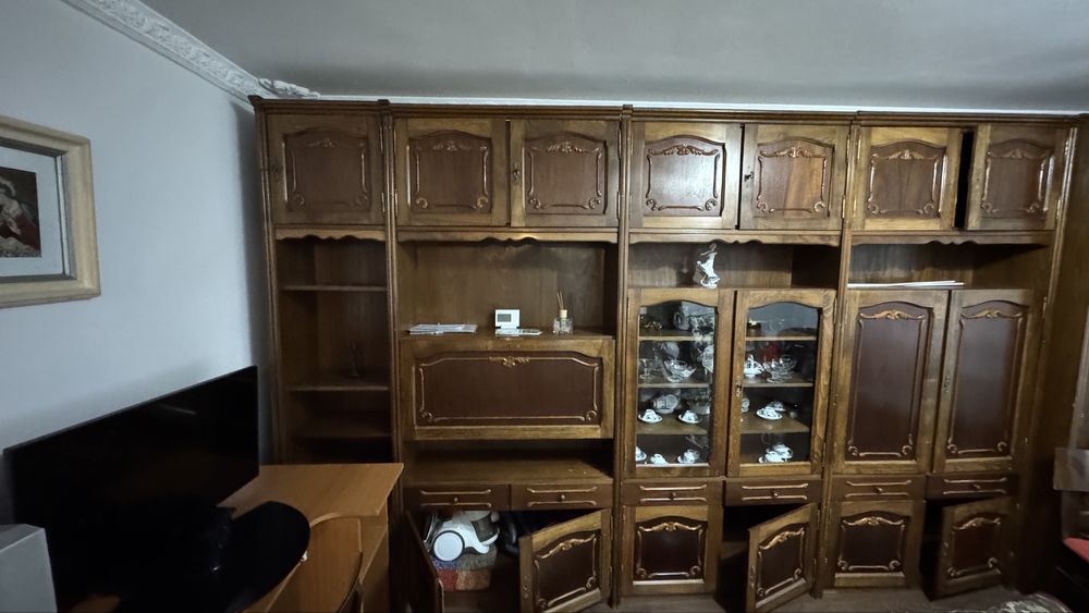 Mobilier din lemn