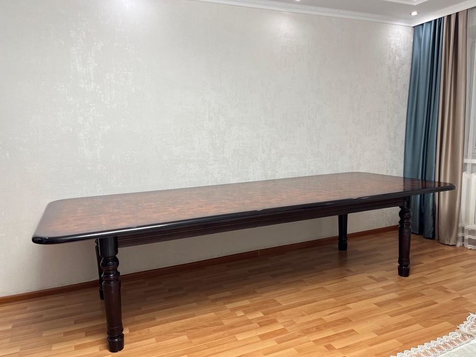 Продам деревянный стол