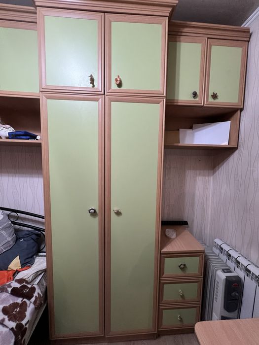 Продам качественный гарнитур