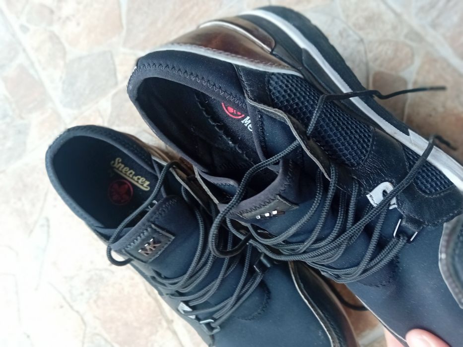 Adidași de calitate nr 40