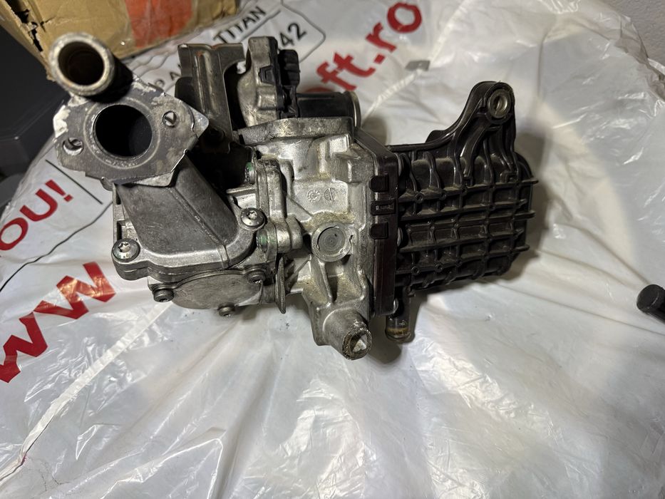 Egr complet cu racitor gaze 9807593080 pt 2.0 psa