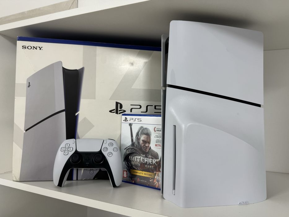 Playstation 5, 825 GB