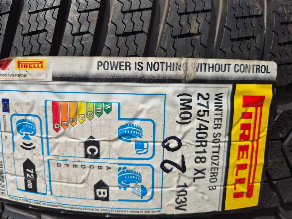 2 Anvelope M+S IARNA - 275/40/18 103V XL - PIRELLI - OEM Mercedes - NOI - DOT 2020 !