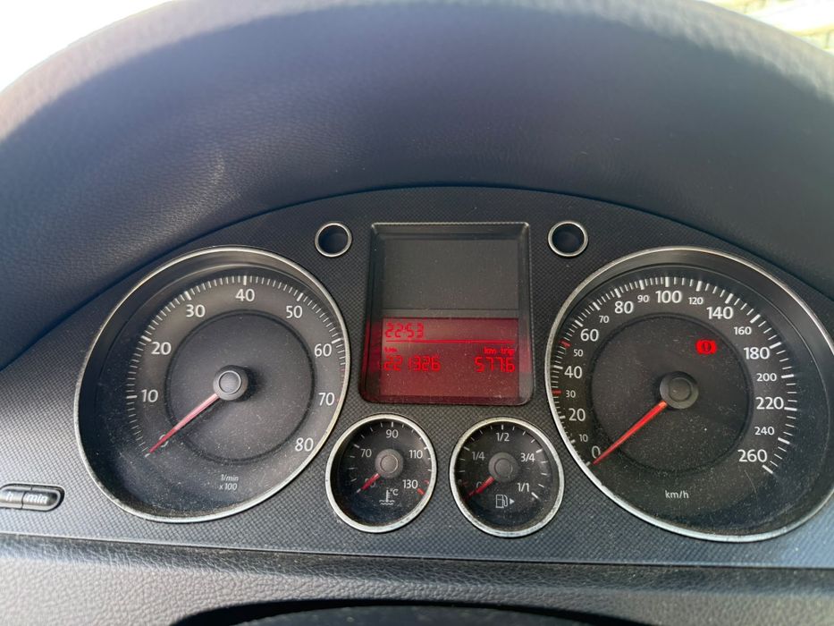 Vând Volkswagen Passat B6 1.6 MPI – 2006