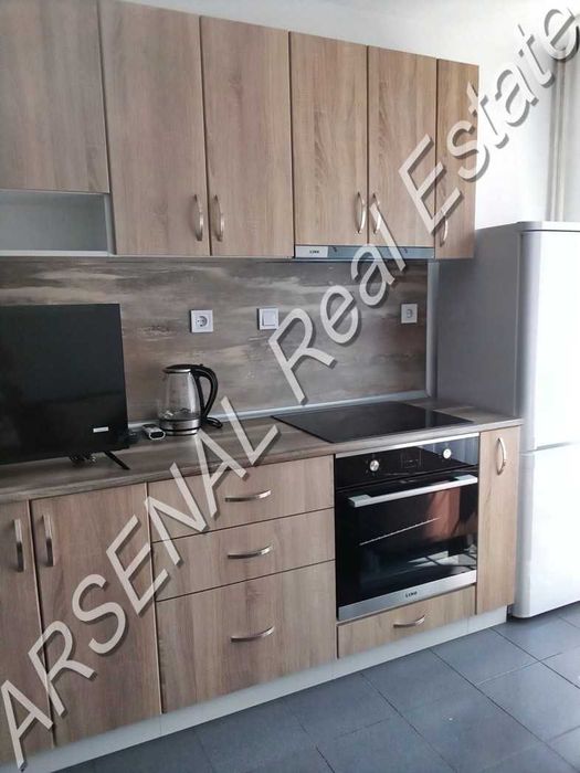 Тристаен апартамент под наем, Център