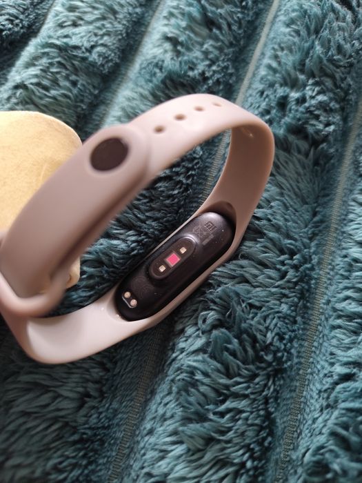 Brățară fitness Xiaomi Mi Band 4 - Gri, Complet funcțională + Încărcător
