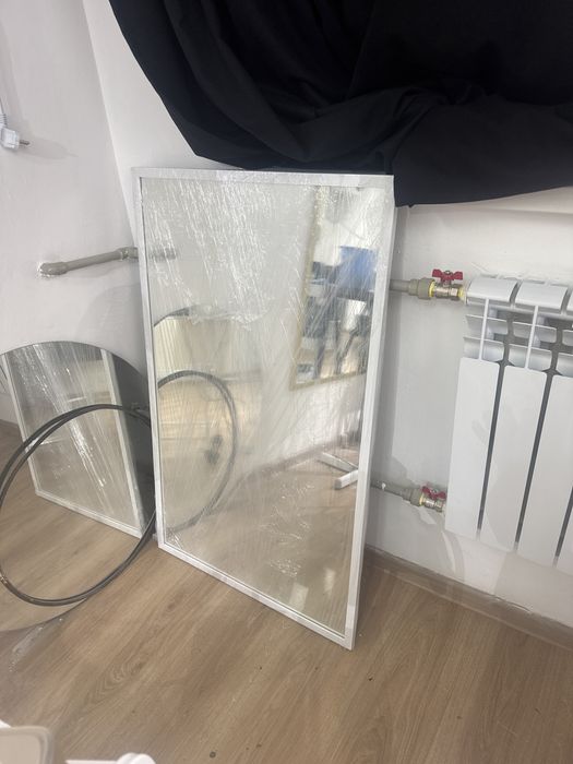 Продам кушетку новая и зеркало