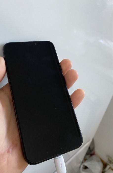 iPhone XS 64Gb АКБ 76% iOS 18.4