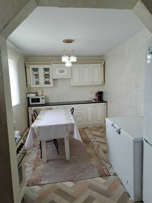 Уй сатылады. Сарыозек жагында.