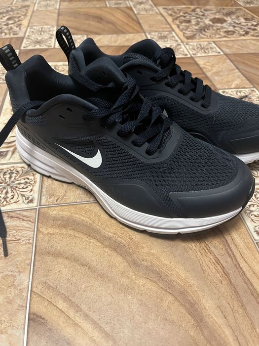 Кроссовки найк 41р