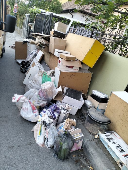 Debarasari moloz mobilă