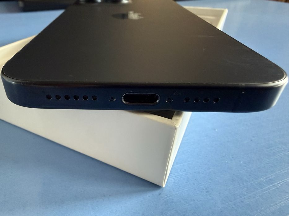 Продам iphone 15 pro max 256gb