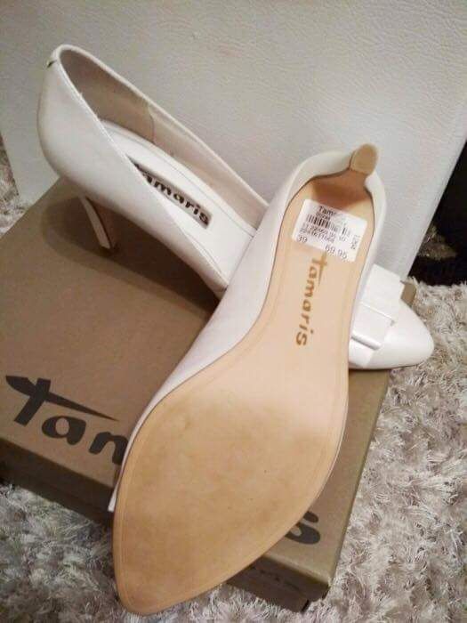 Pantofi  albi din piele pentru mireasă