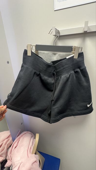 Шорты Nike L размер оигиналы