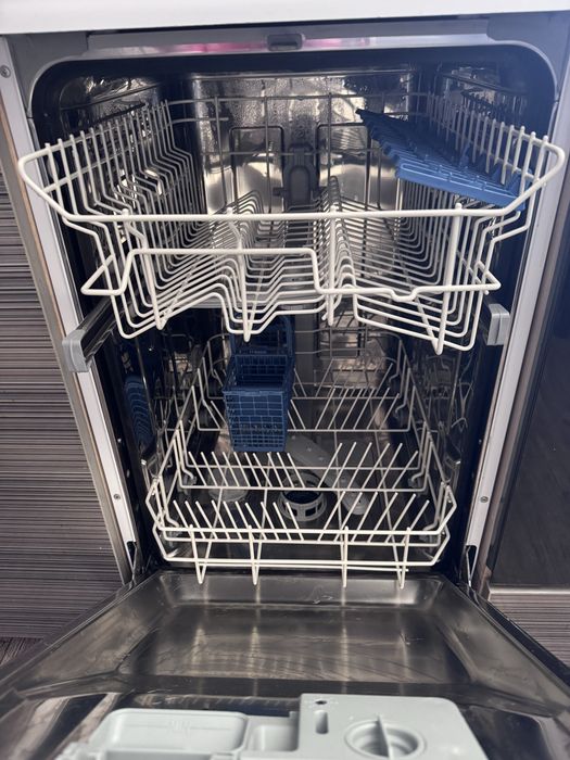 Машина посудомоечная