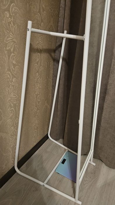 Зеркало напольное Икея