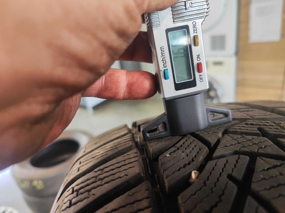4бр.зимни гуми 225/50/17 Dunlop