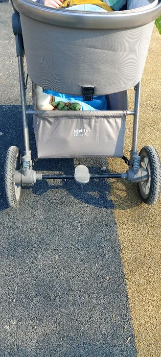 Продаётся коляска в хорошем состоянии,полный комплект!