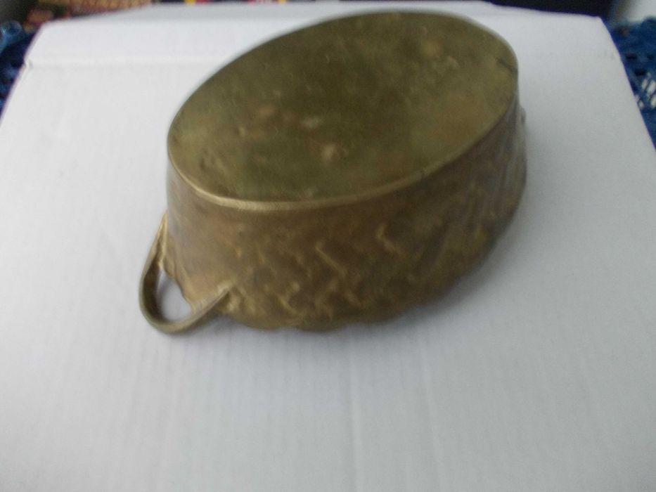 Vas vechi din bronz masiv