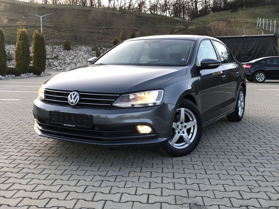 VW Jetta an fabricatie 12/2016 motor 2.0 tdi 110cp navigatie parktronic  comenzi volan jante euro 6