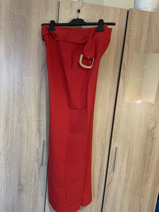 Червен панталон нов