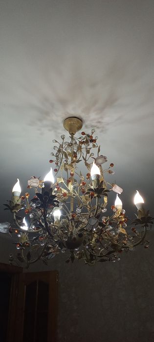 Продам люстру для гостиной