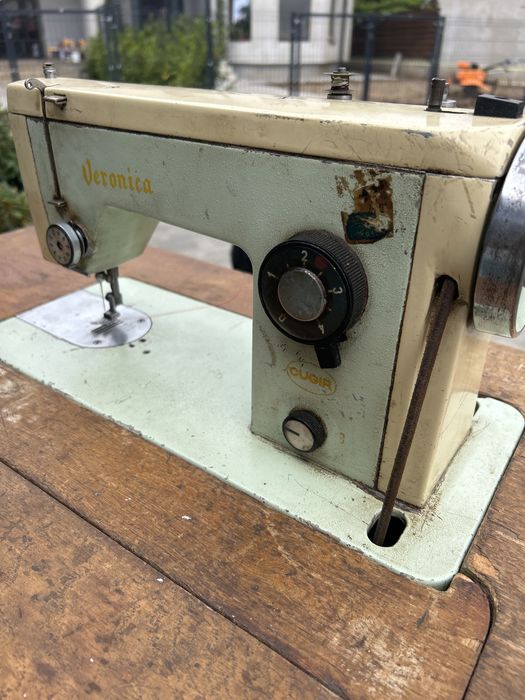 Masina de cusut Veronica
