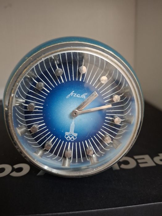 Часы настольные  "Агат " шар