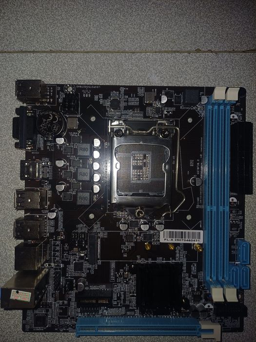 Материнская плата H61 (LGA1155) в хорошем состоянии