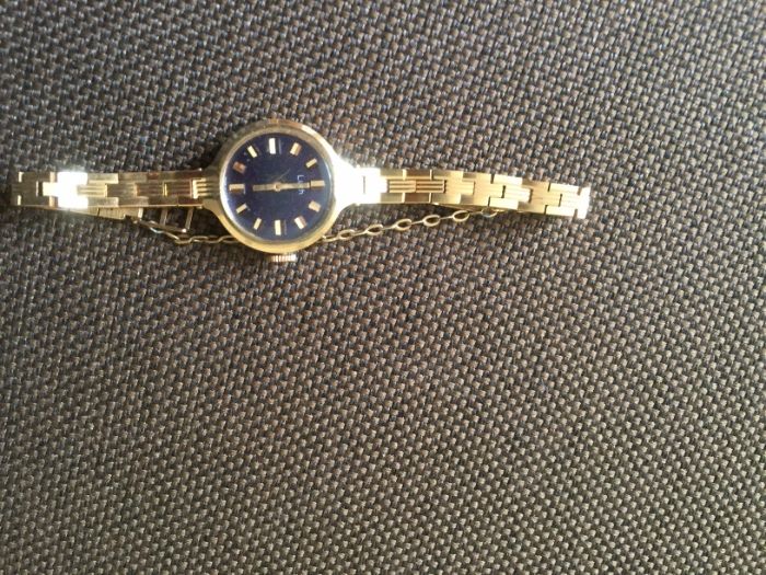 Продавам часовници