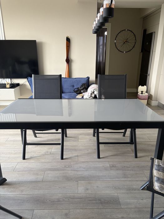 Садовый стол стекляный