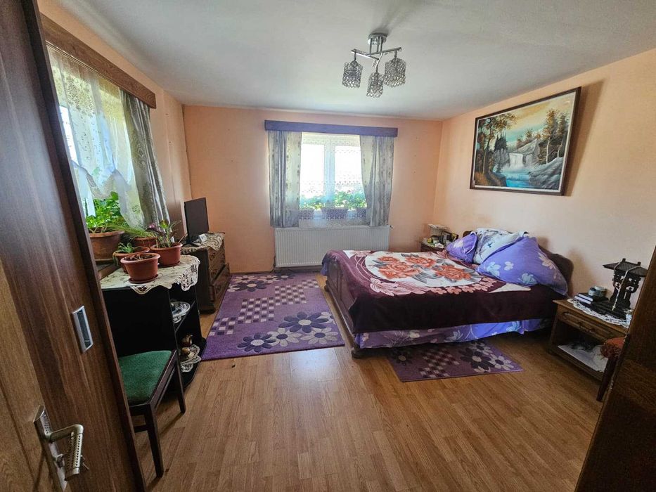 De vanzare casă parter reabilitată, cu șură și teren 1.860 mp, la 3 km de Baia Mare