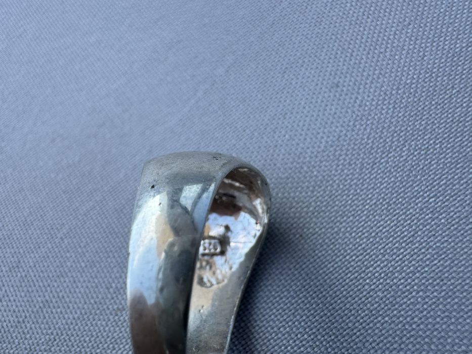 Ghiul barbatesc din argint si email