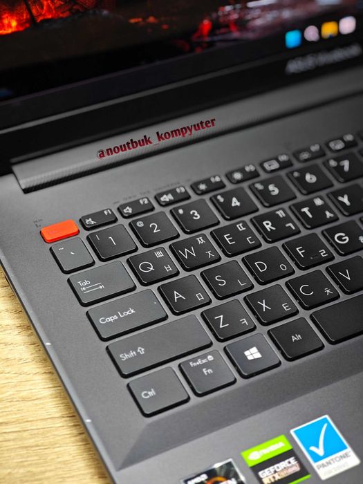 Мощный игровой Asus Oled