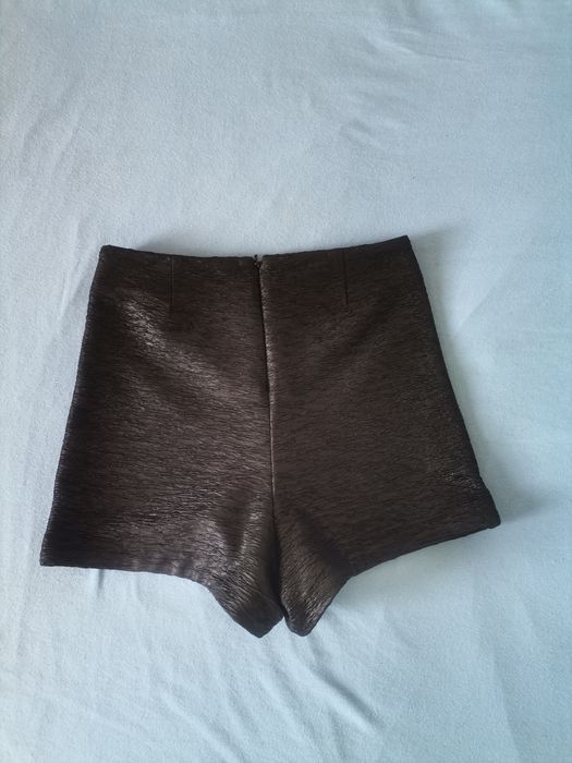 Комплект къси панталони и потник Bikbok