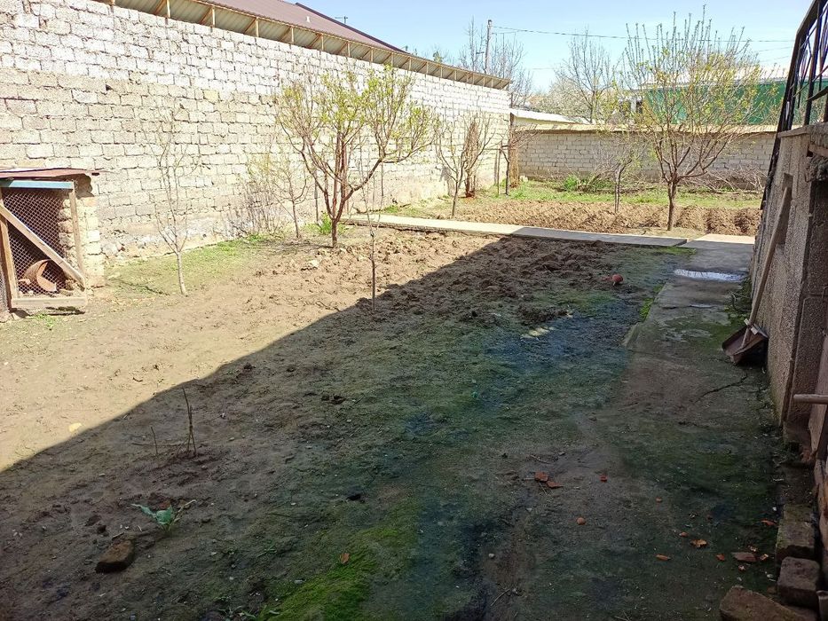 Ховли уй сотилади