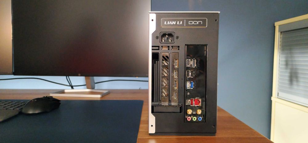 PC Mini ITX Ryzen 7800x3D | 32GB DDR5 | 1TB nvme | APA | GPU RX 7900 GRE 16GB GDDR6 | 11L foarte mic