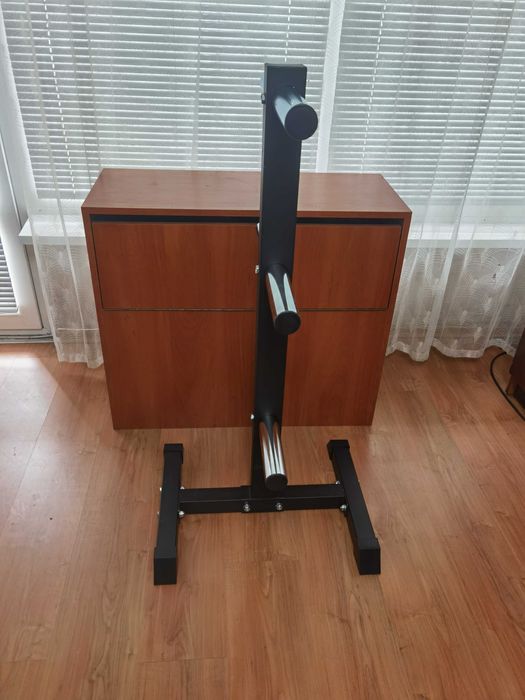 Продавам стойка за тежести ф50