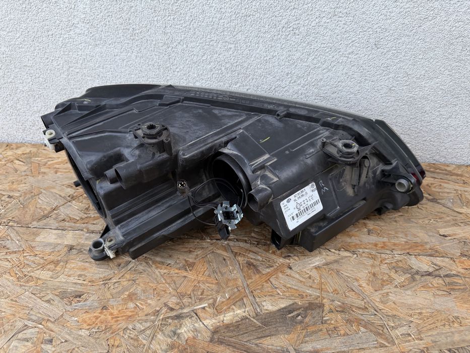 Far stanga VW Jetta 5C Halogen Original Europa
