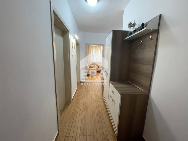 Обзаведен тристаен апартамент